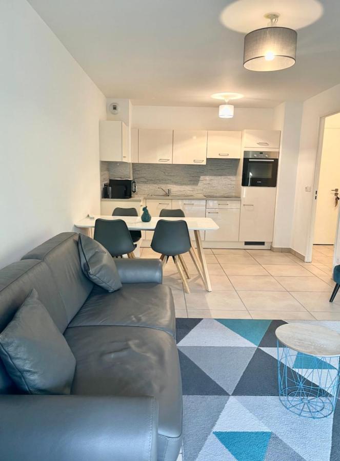 Bnb Renting 1 Bedroom Apartment In A Brand New Building With A Pool Cannes Zewnętrze zdjęcie